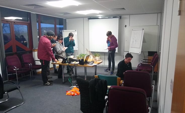 Imperial College students undertake desk-based research phase of the training at Thomson's head offices © Thomsonec