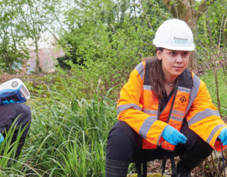 Members of the Thomson ecology team conducting tests using eDNA with the Gemini 3, hand-held terminal © Thomsonec.com