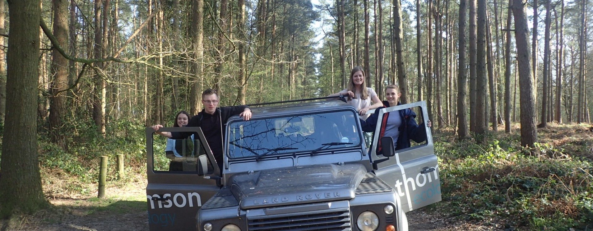 Land Rover training for young ecologists © Thomsonec